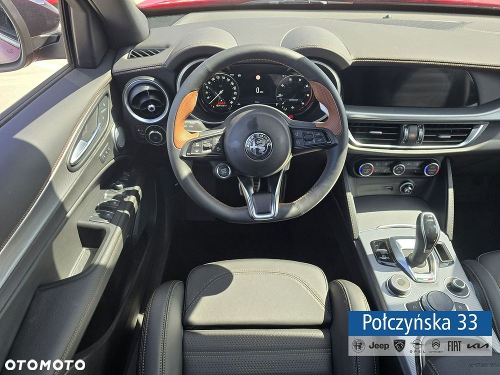 Alfa Romeo Stelvio - 16