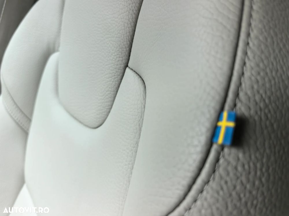 Volvo XC 60 T8 AWD Recharge Geartronic Inscription Expression - 27