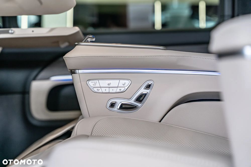Mercedes-Benz Klasa V 300 d 4-Matic 9G-Tronic Exclusive (d³ugi) - 32