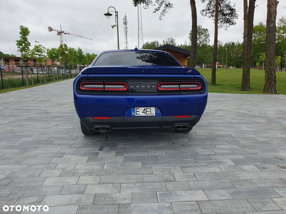 Dodge Challenger - 4