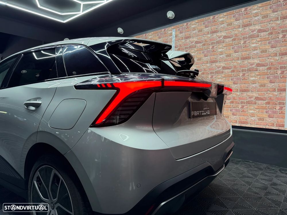 MG MG4 64 kWh Luxury - 14