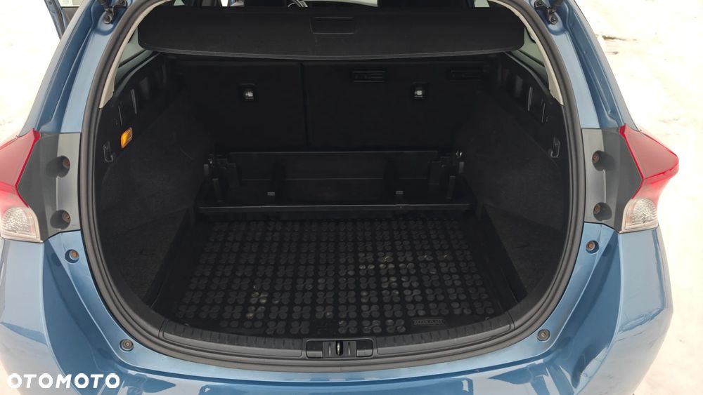 Toyota Auris 1.6 Premium Comfort - 28