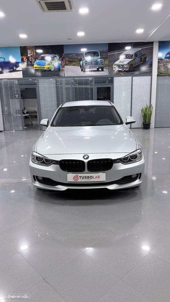 BMW 320 d Luxury Line - 4