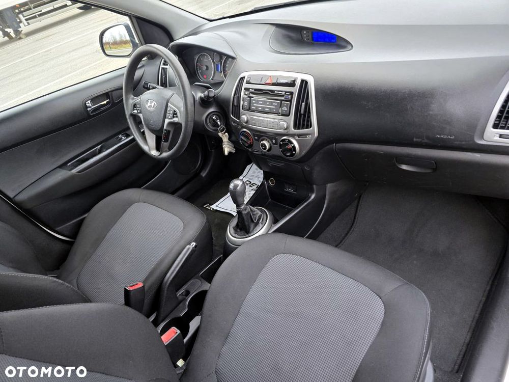 Hyundai i20 1.1 CRDi Comfort - 24