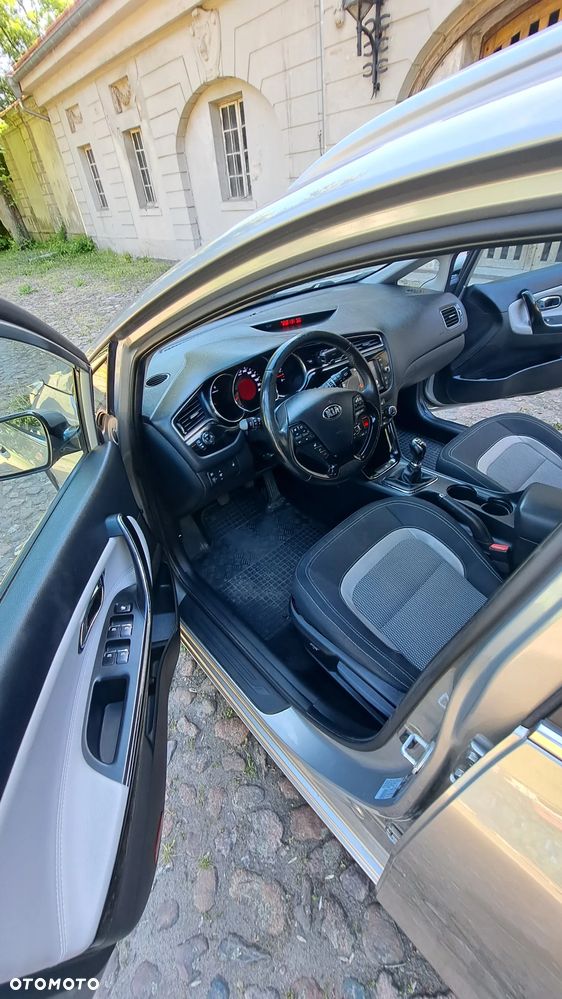 Kia Ceed 1.6 CRDi L Business Line - 8