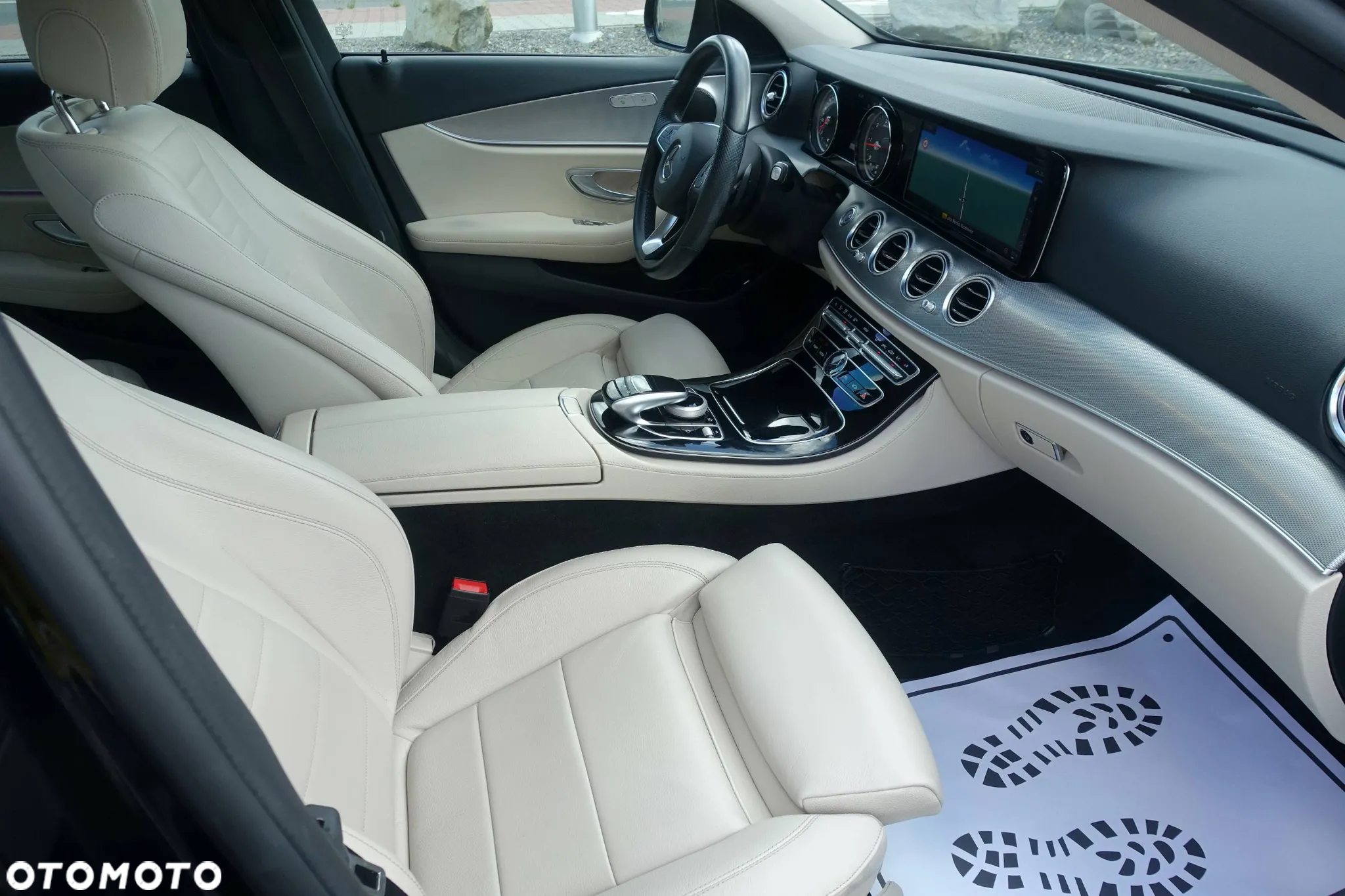 Mercedes-Benz Klasa E 220 d 4-Matic 9G-TRONIC - 11