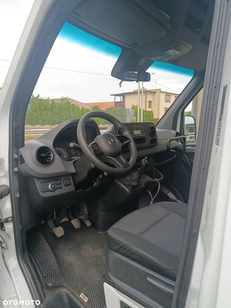 Mercedes-Benz Sprinter - 15