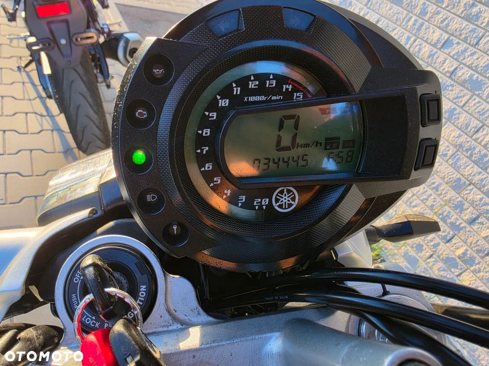 Yamaha FZ6 - 18