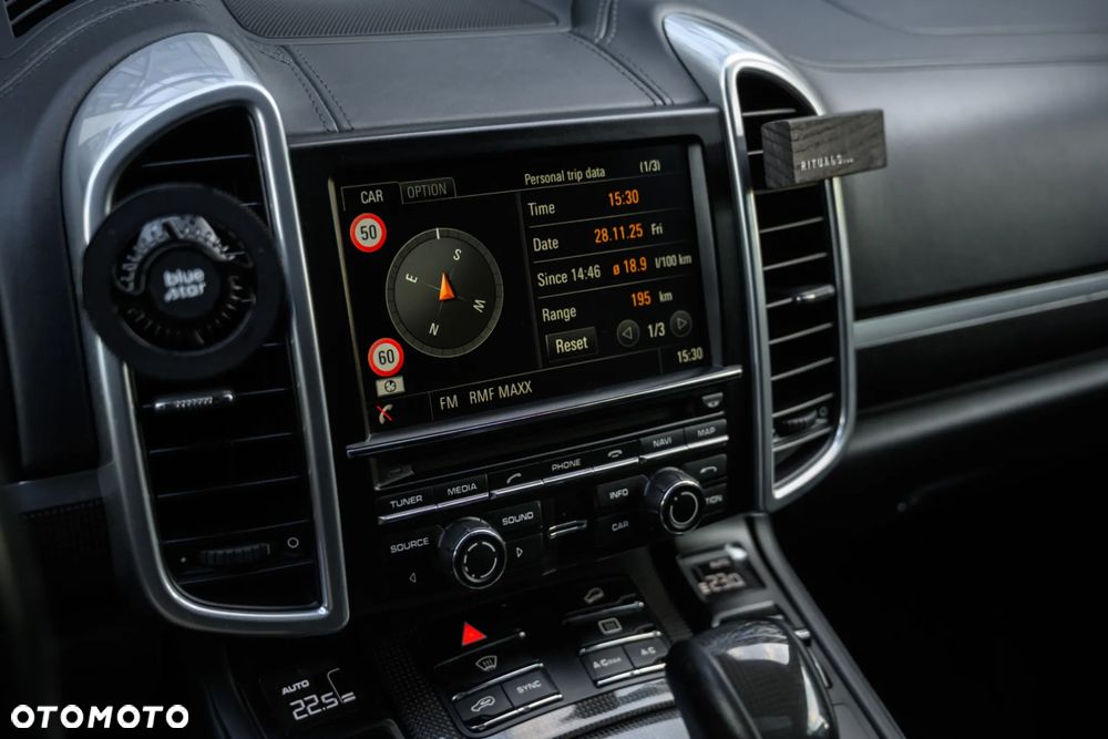 Porsche Cayenne - 25