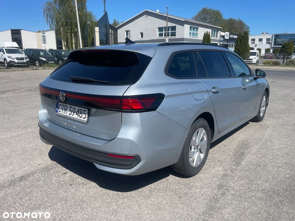 Volkswagen Passat - 4