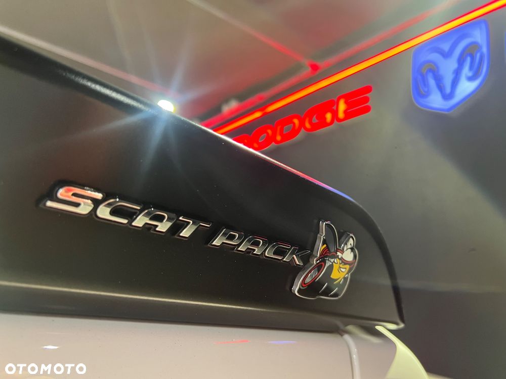 Dodge Challenger 6.4 Scat Pack - 12