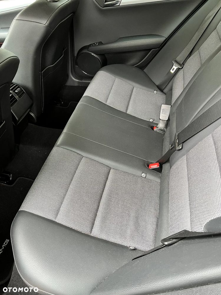 Mercedes-Benz Klasa C 250 CGI BlueEff Avantgarde - 9