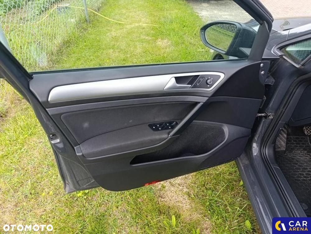 Volkswagen Golf - 10