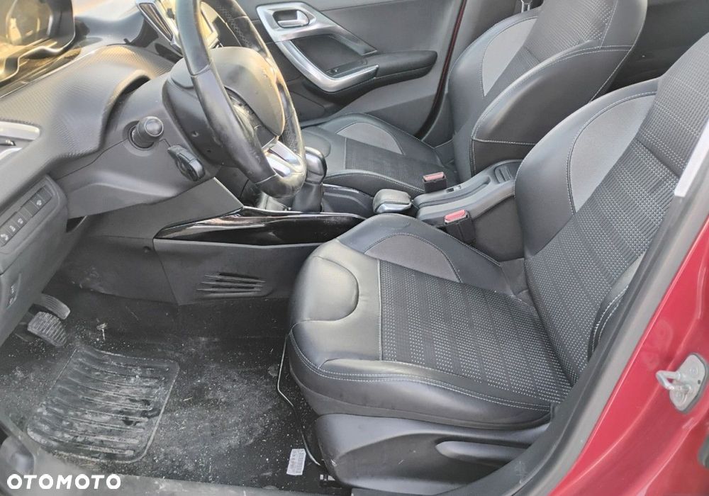 Peugeot 2008 - 8