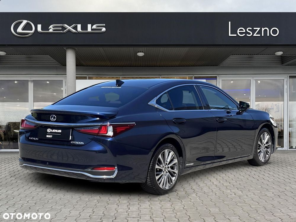 Lexus ES - 3