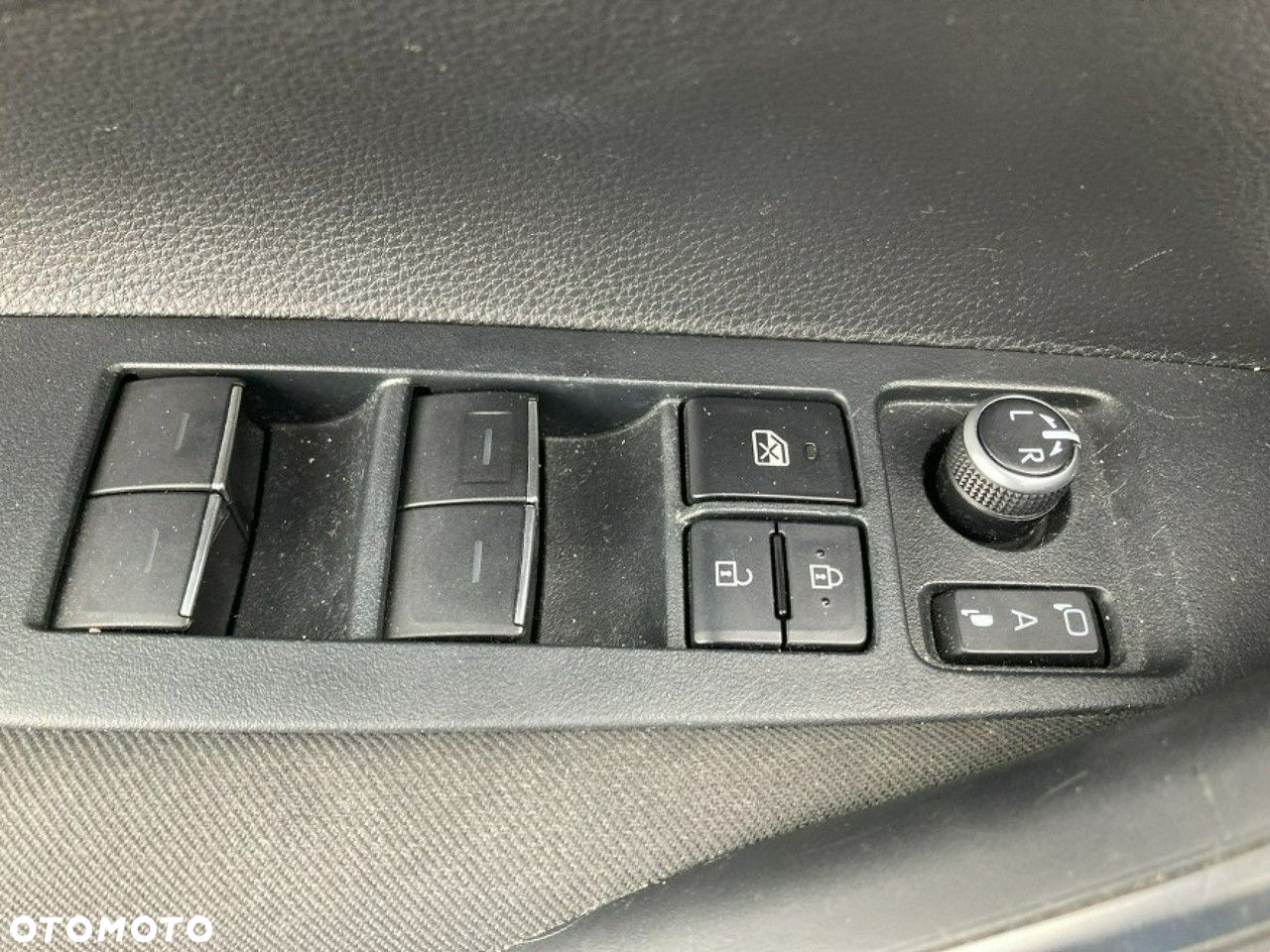 Toyota Corolla - 24