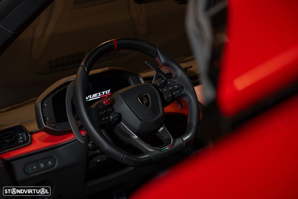 Lamborghini Revuelto 6.5 V12 - 26