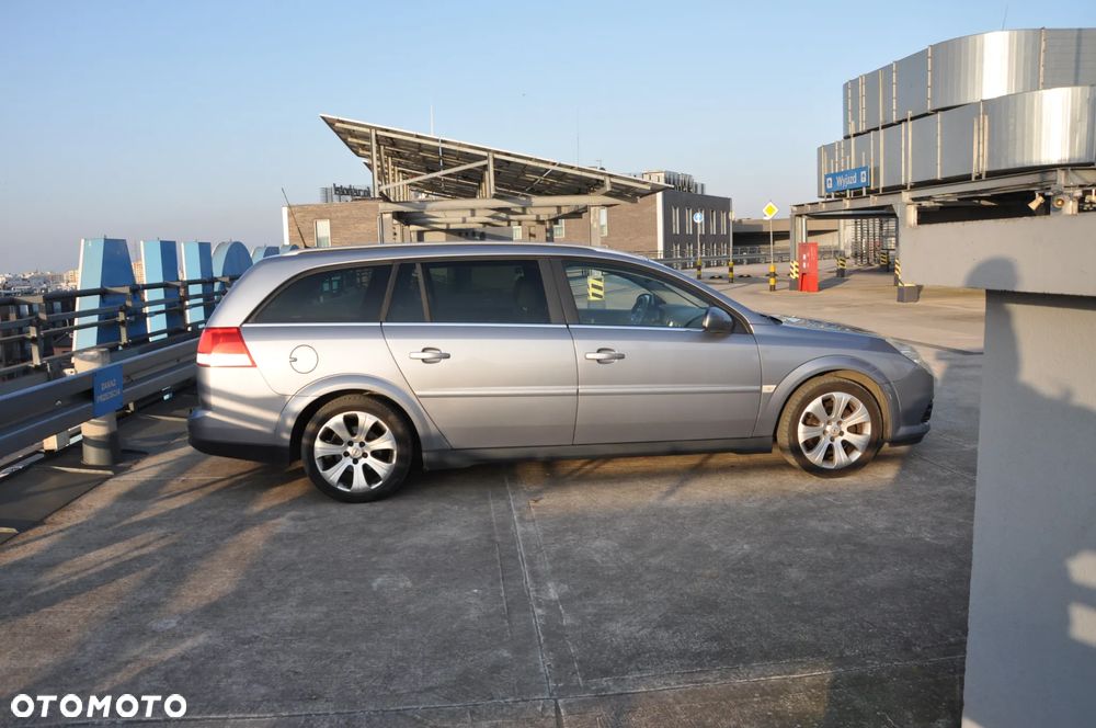 Opel Vectra 1.9 CDTI DPF Cosmo - 5