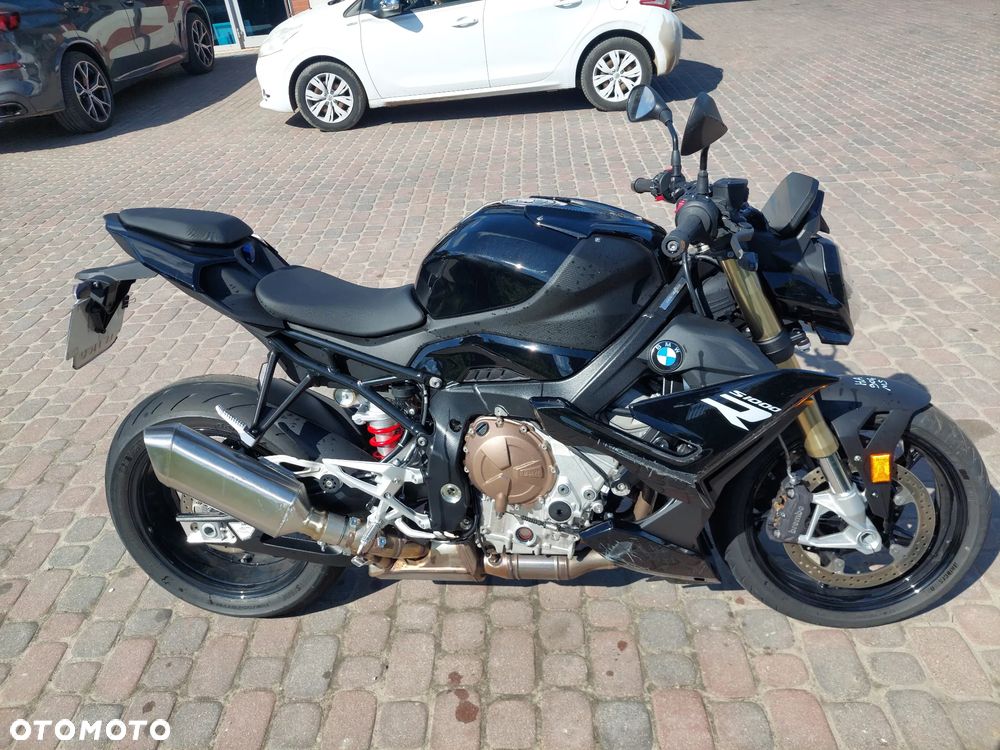 BMW S - 6
