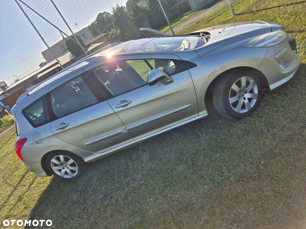 Peugeot 308 - 1