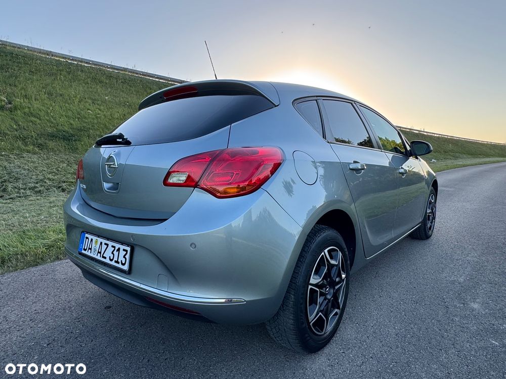 Opel Astra 1.4 Turbo 150 Jahre - 14