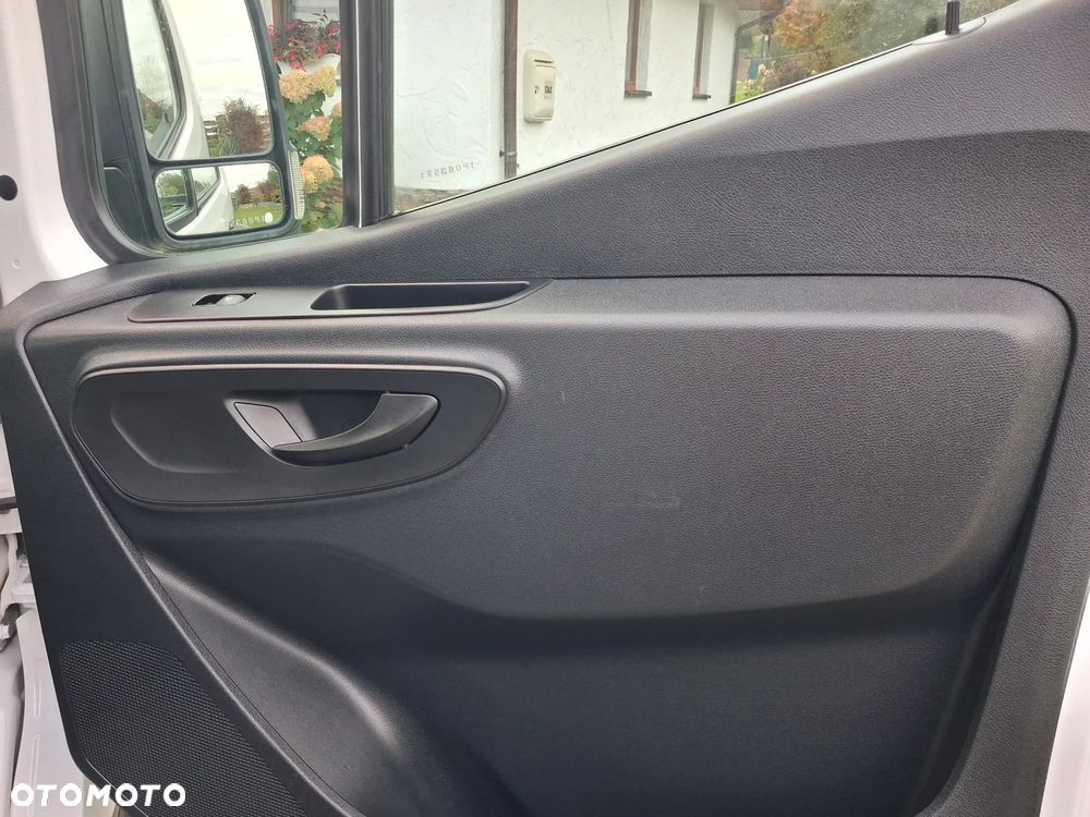 Mercedes-Benz Sprinter - 5