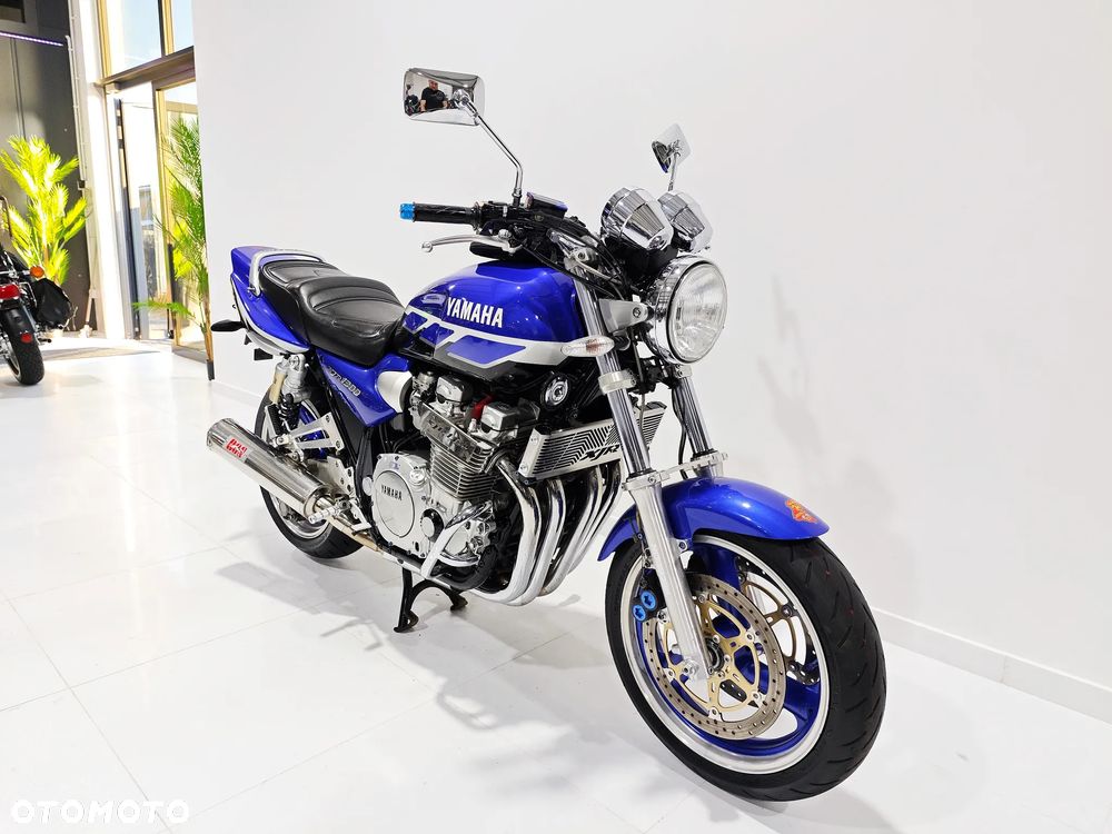Yamaha XJR - 2