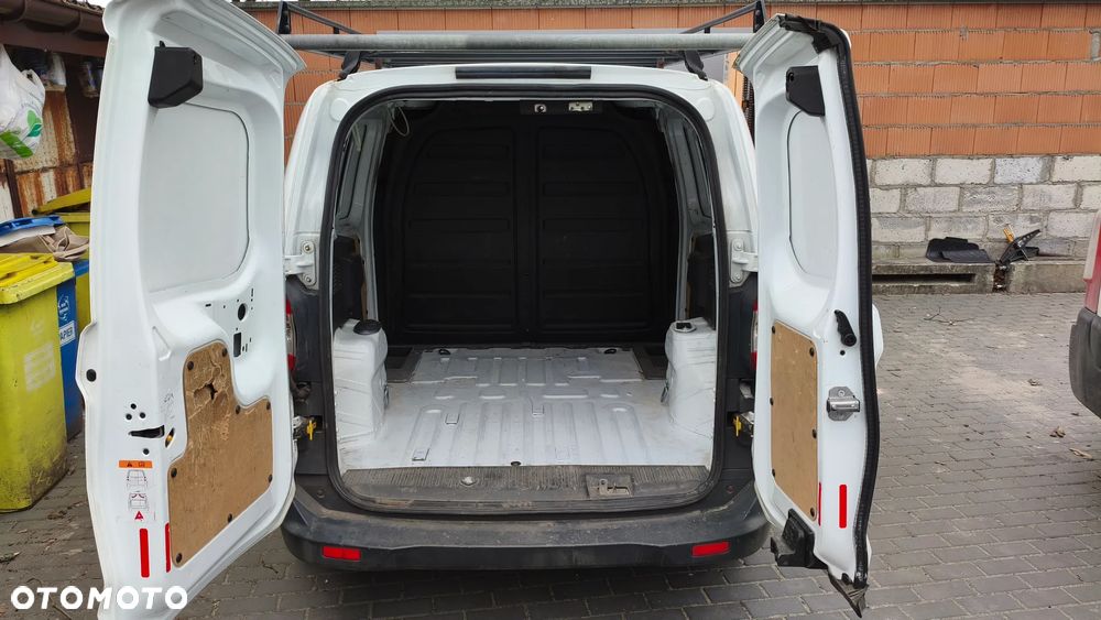 Ford Transit Courier - 3