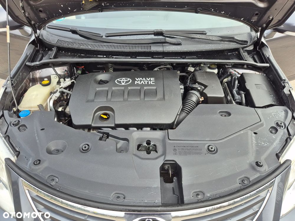 Toyota Avensis 1.8 Sol - 13