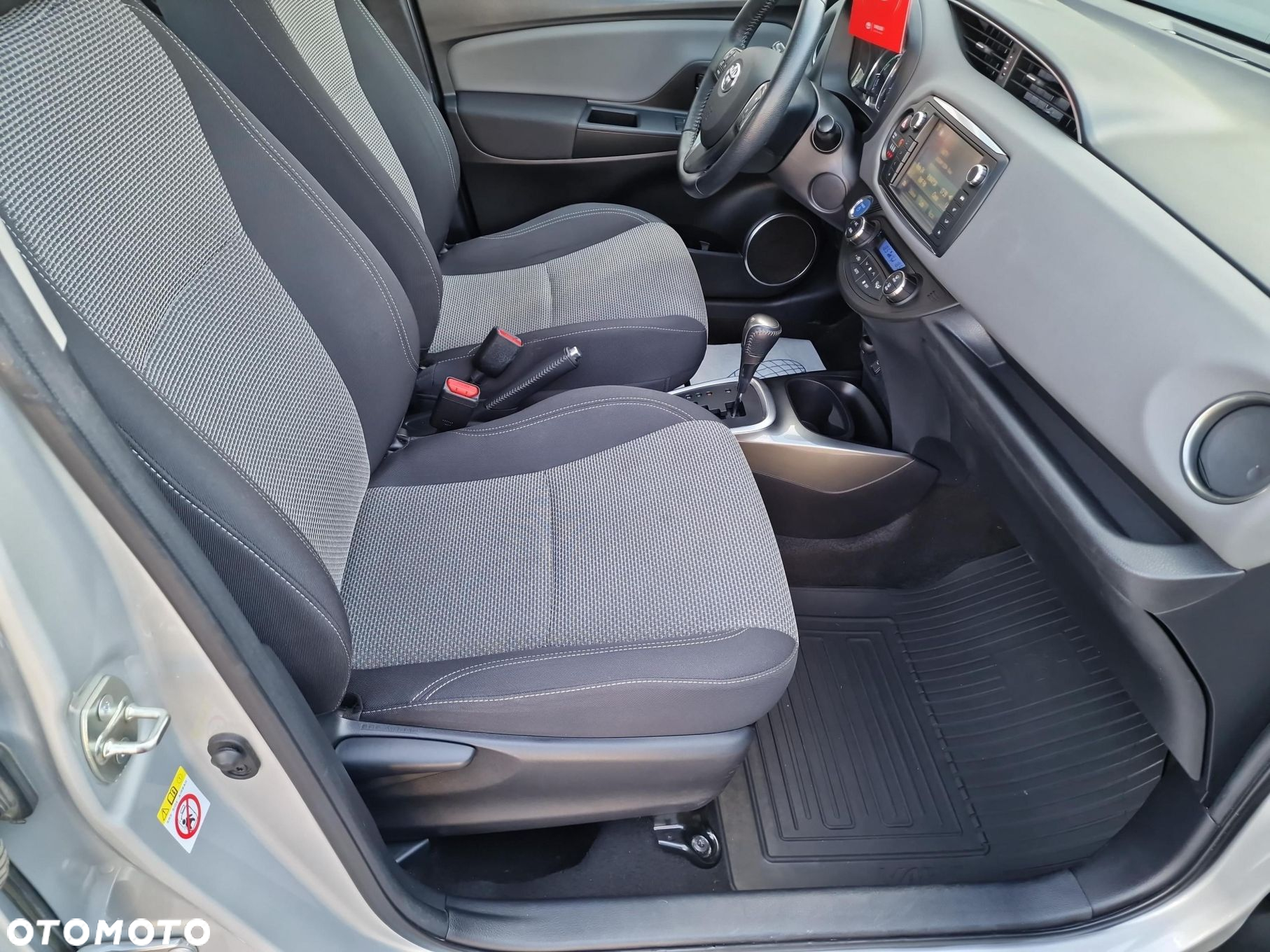 Toyota Yaris - 14
