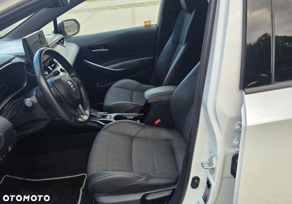 Toyota Corolla - 12