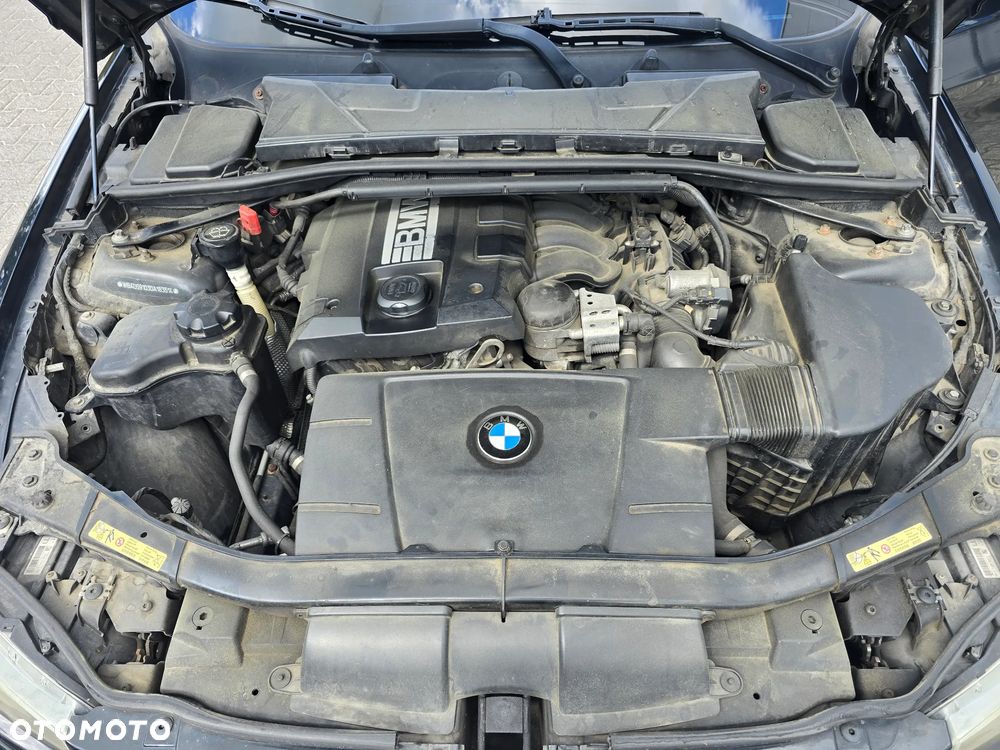 BMW Seria 3 320i - 28