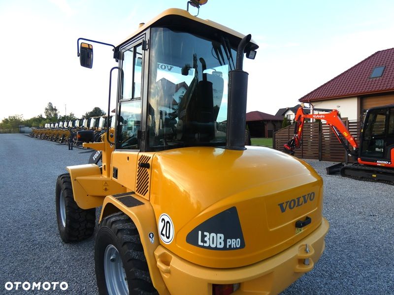 Volvo L30B PRO / Z Niemiec / ORG. 7.120mtg / Bardzo ładne / - 18
