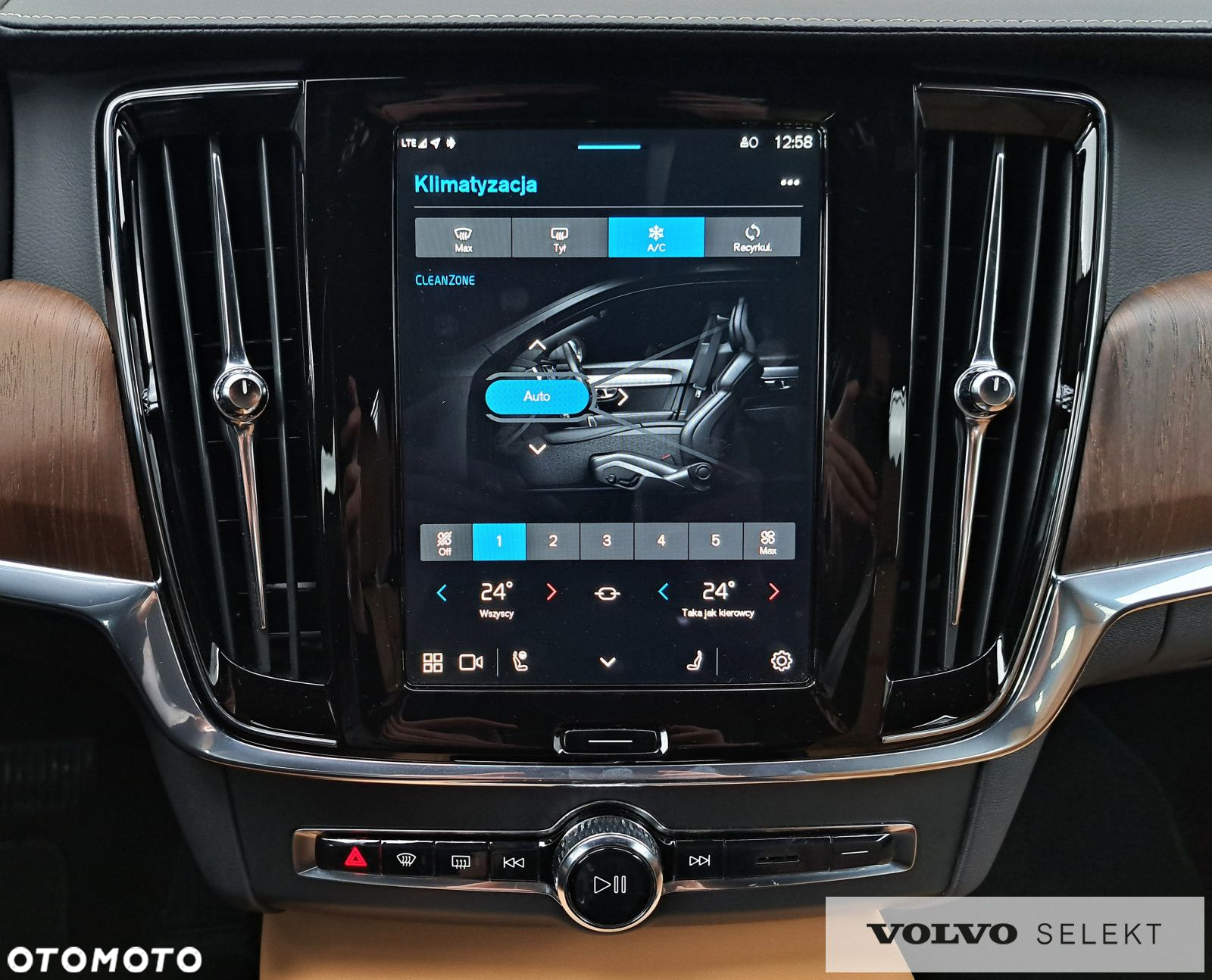 Volvo V90 Cross Country - 23