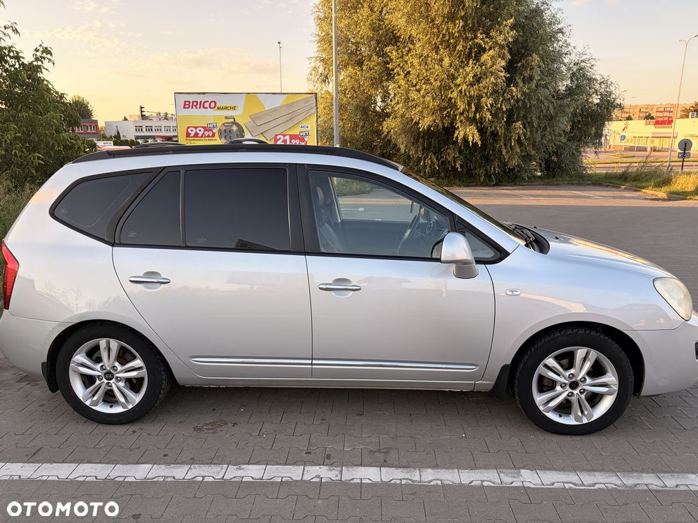 Kia Carens - 2