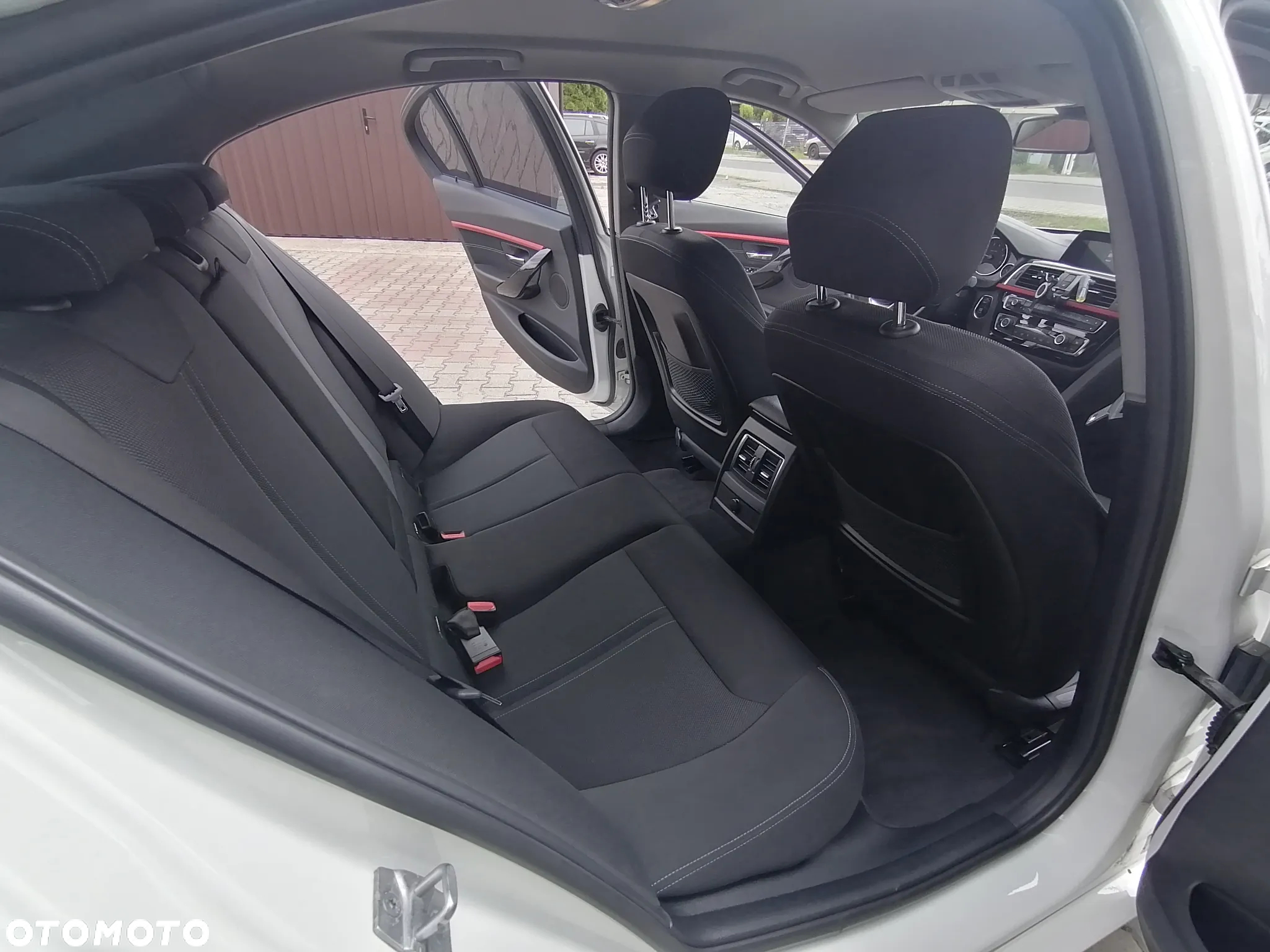 BMW Seria 3 320i Advantage sport - 24