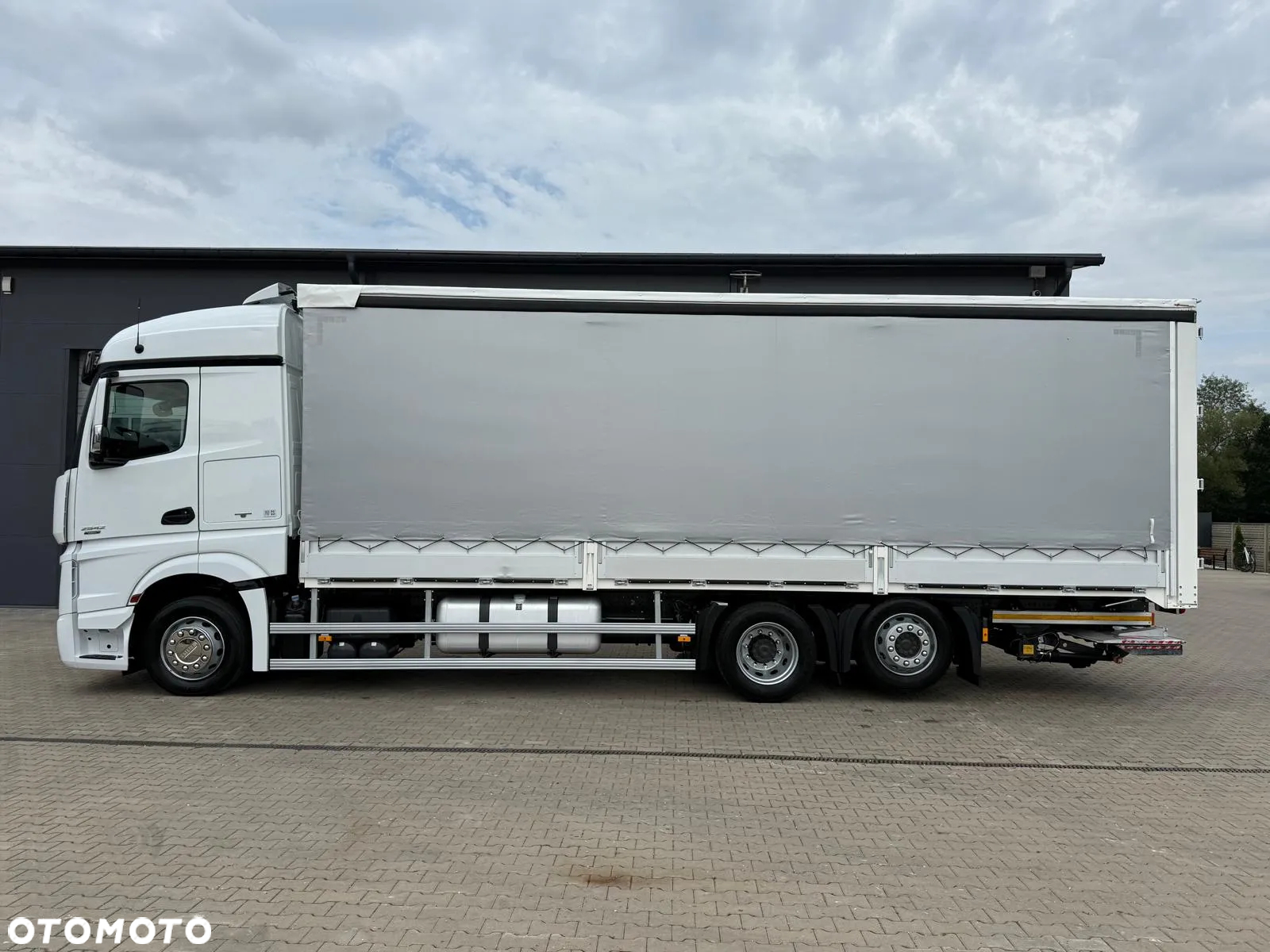 Mercedes-Benz Actros 2542 / E6 / burto-firanka 8,5 m + winda / 21Epal / z Niemiec / sypialka plandeka firana skrzynia - 3