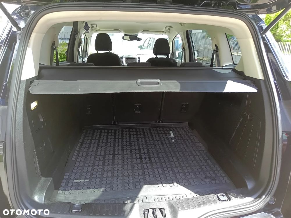 Ford S-Max - 10