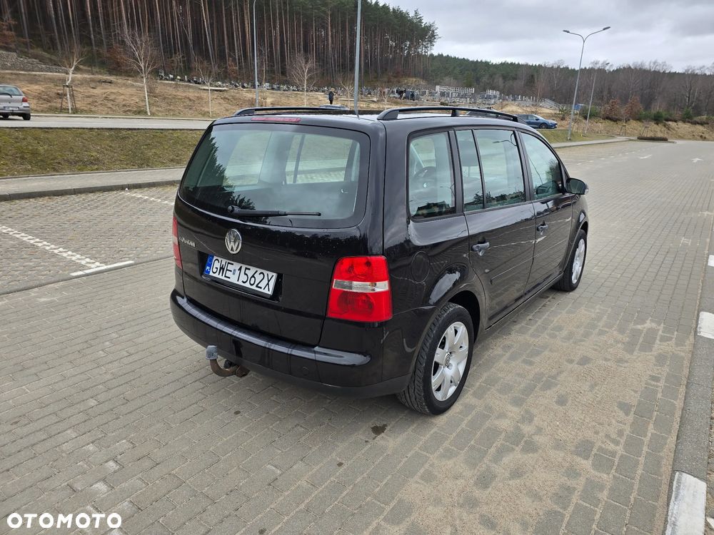 Volkswagen Touran - 5
