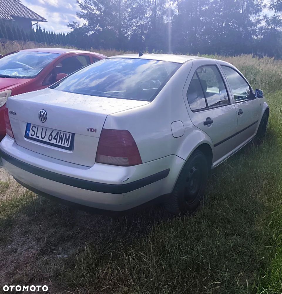 Volkswagen Bora 1.9 TDI Comfortline - 10