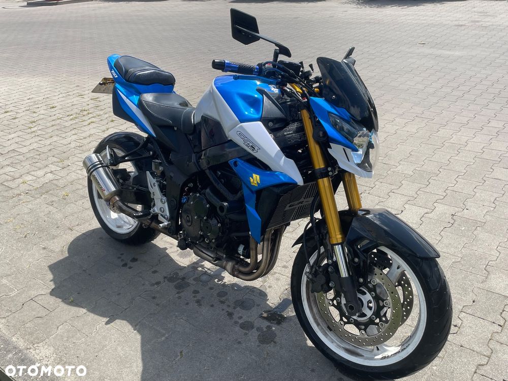 Suzuki GSR - 1