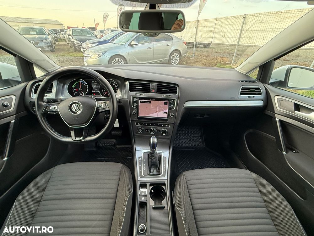Volkswagen e-Golf - 7
