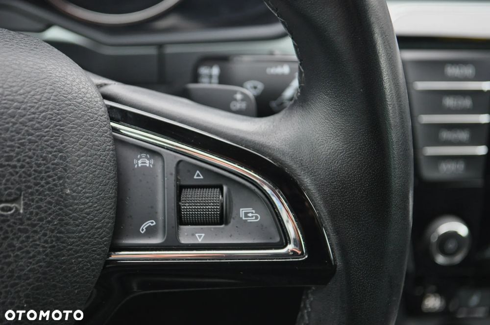 Skoda Superb 2.0 TDI DSG Premium Edition - 16