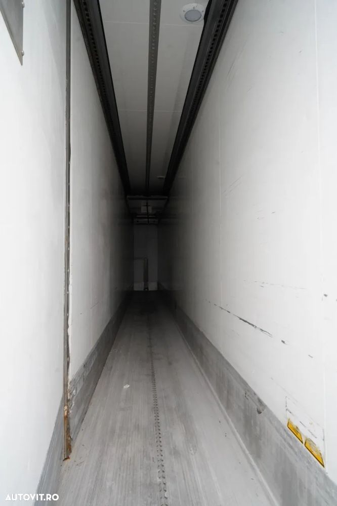 Schmitz Cargobull REFRIGERAT / THERMO KING SLX SPECTRUM / 1 axă / 11,3 M / MULTIMEMBRU / DHOLLANDIA LIFT / SAF - 17