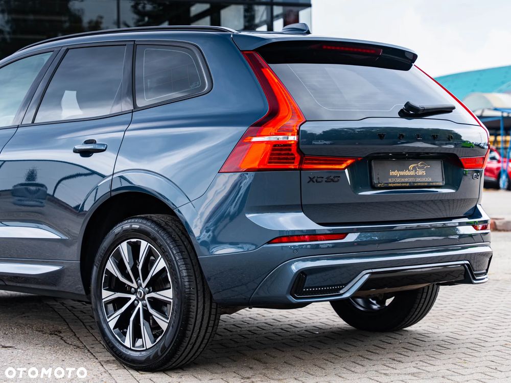 Volvo XC 60 B4 D Plus Dark - 12