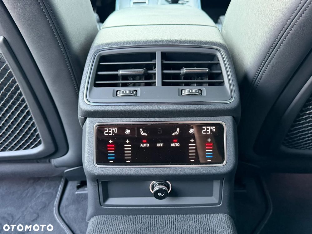 Audi A6 Avant 40 TDI quattro S tronic S line - 29