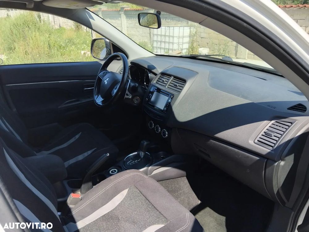 Mitsubishi ASX - 8
