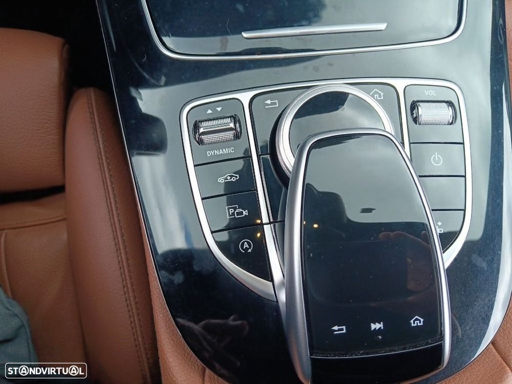 Mercedes-Benz E 220 d AMG Line - 28