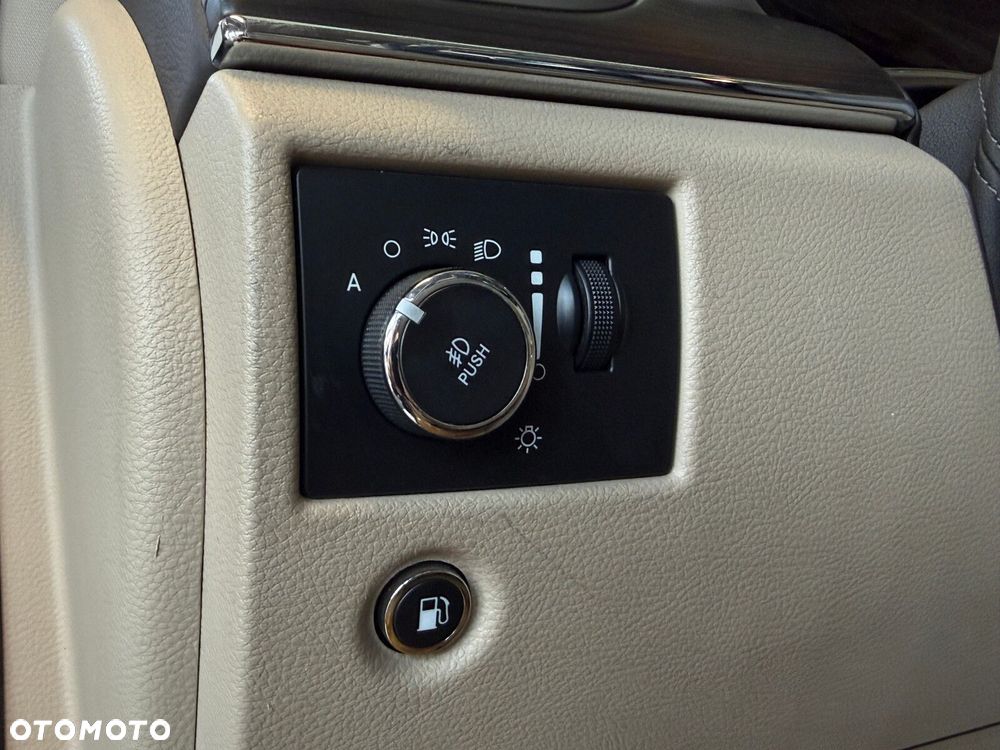Jeep Grand Cherokee - 28