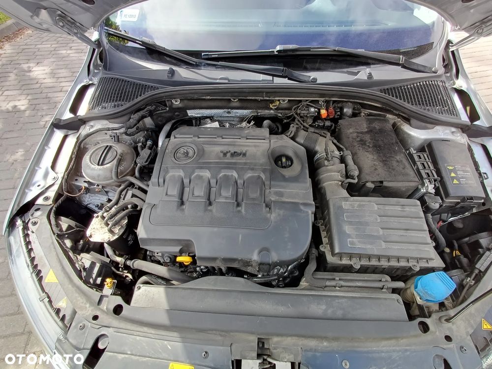 Skoda Octavia 2.0 TDI Elegance DSG - 18